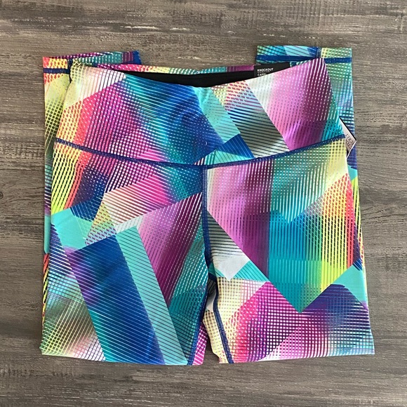 Victoria’s Secret Capri Sport Workout pants - Picture 3 of 5